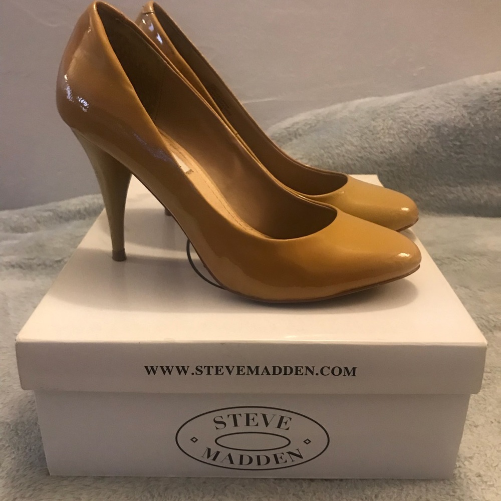 Steve Madden Pumps